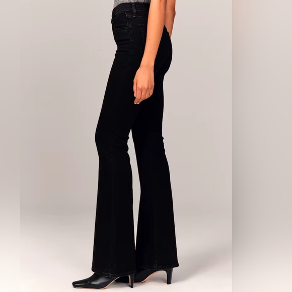 ABERCROMBIE & FITCH: Ultra High Rise Flare Jeans - Picture 2 of 8